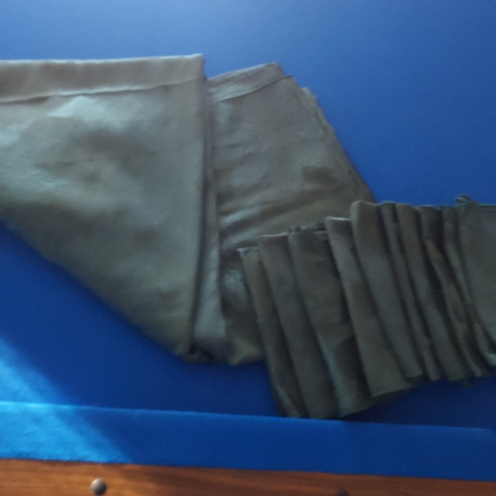 Table cloth and napkins